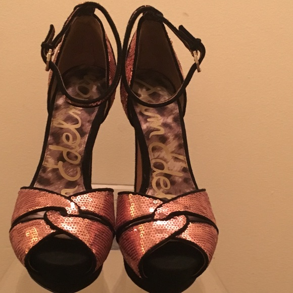 Sam Edelman Shoes - Sam Edelman PAISLEY Rose Gold w/ Blk Velvet Heels